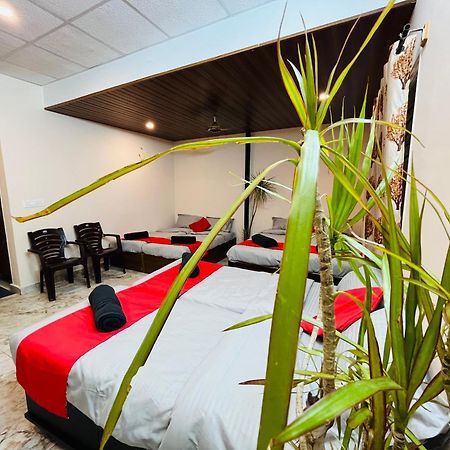 Adh Hazel Wood Hotel Mysore Eksteriør billede