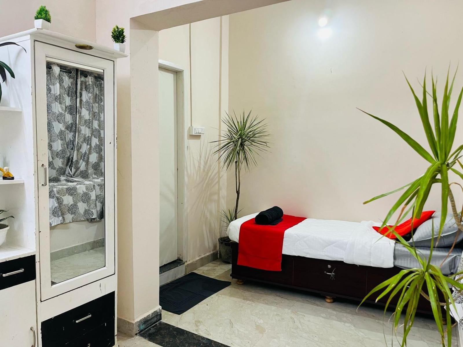 Adh Hazel Wood Hotel Mysore Eksteriør billede