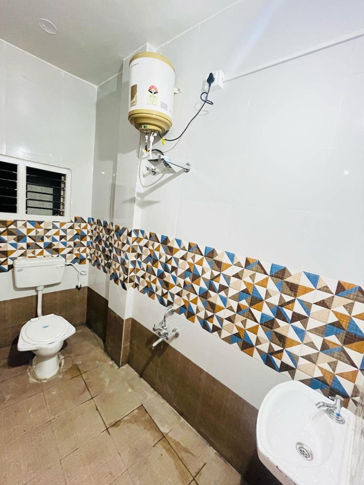 Adh Hazel Wood Hotel Mysore Eksteriør billede