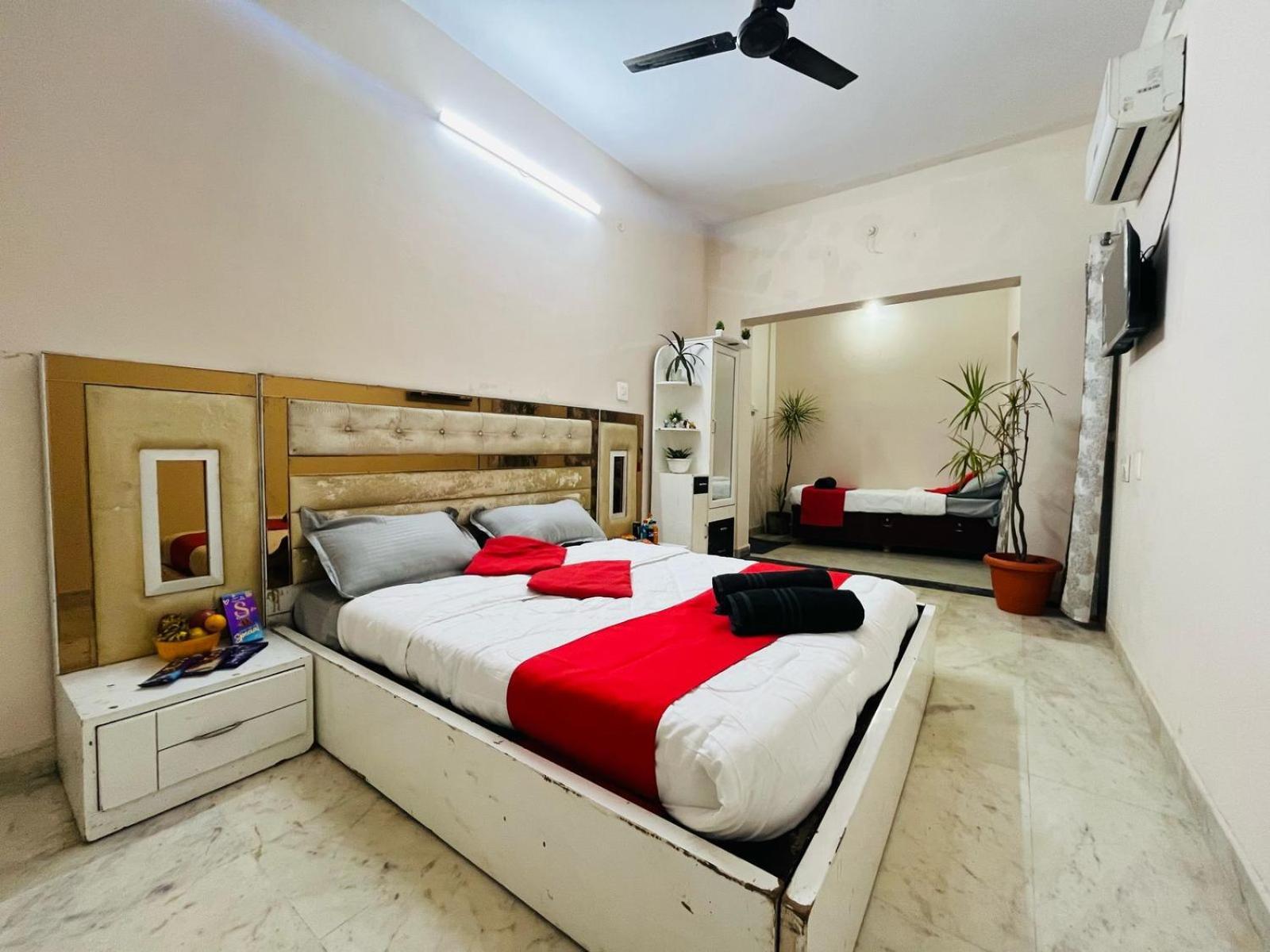 Adh Hazel Wood Hotel Mysore Eksteriør billede