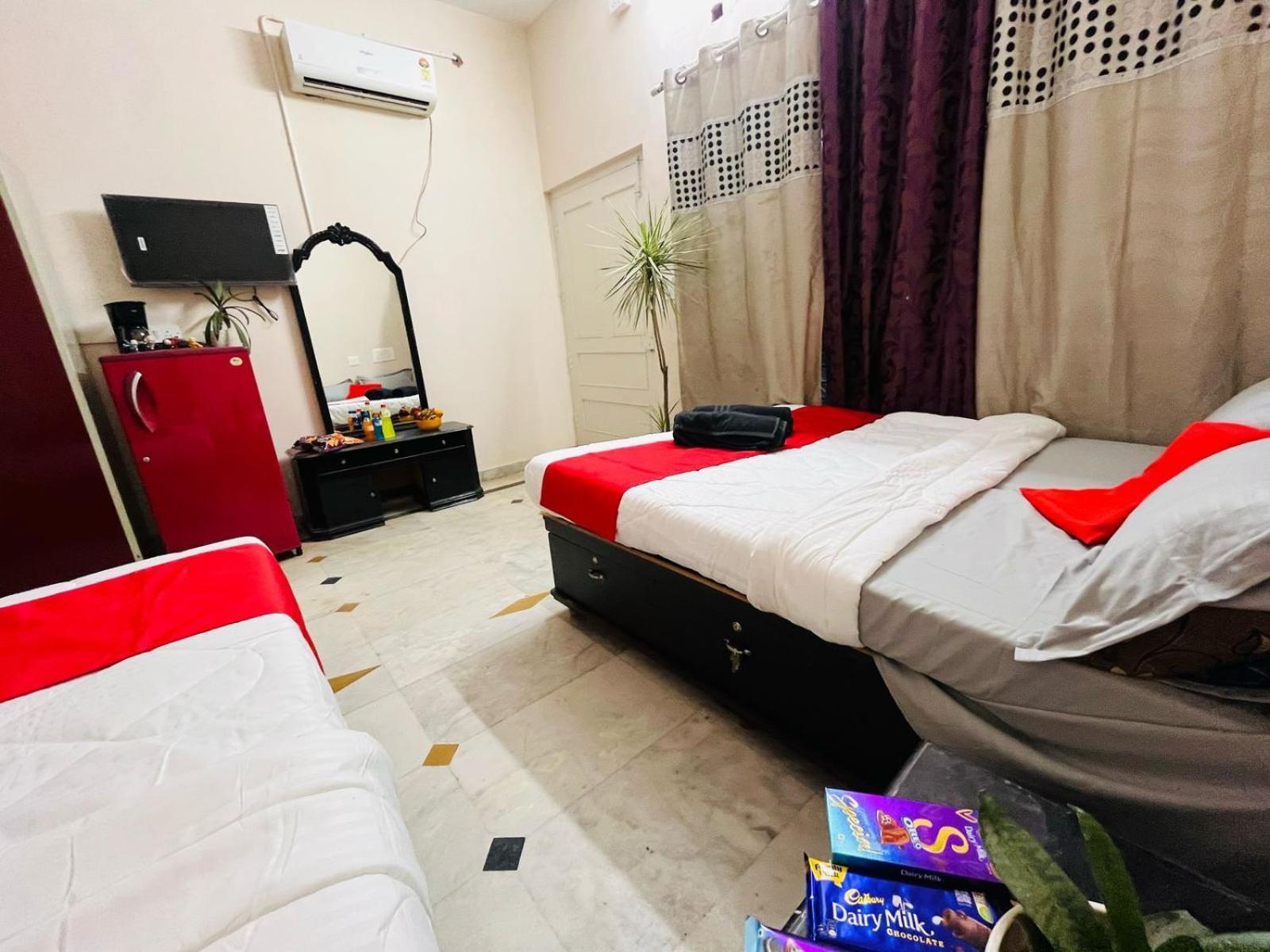 Adh Hazel Wood Hotel Mysore Eksteriør billede