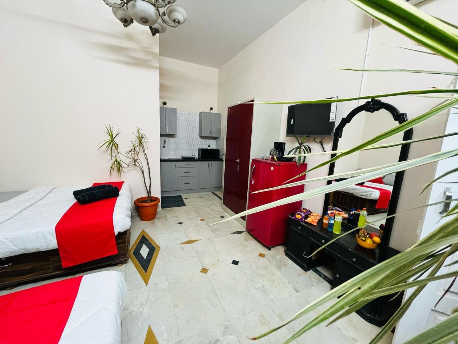 Adh Hazel Wood Hotel Mysore Eksteriør billede