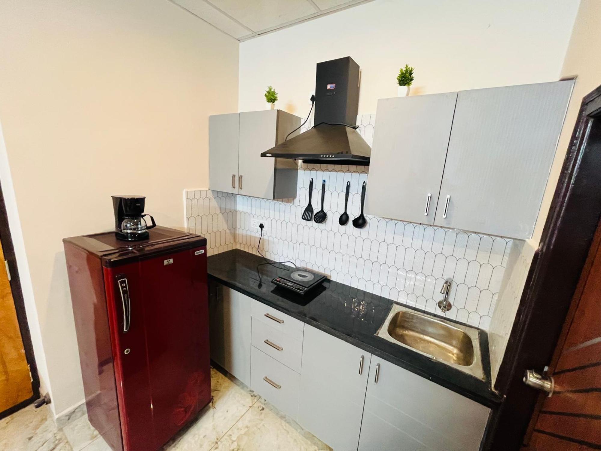 Adh Hazel Wood Hotel Mysore Eksteriør billede