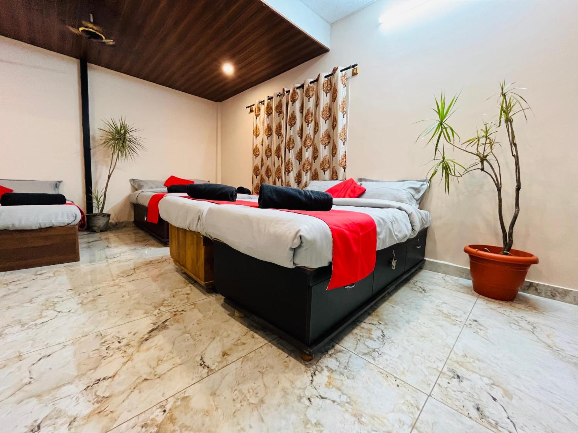 Adh Hazel Wood Hotel Mysore Eksteriør billede