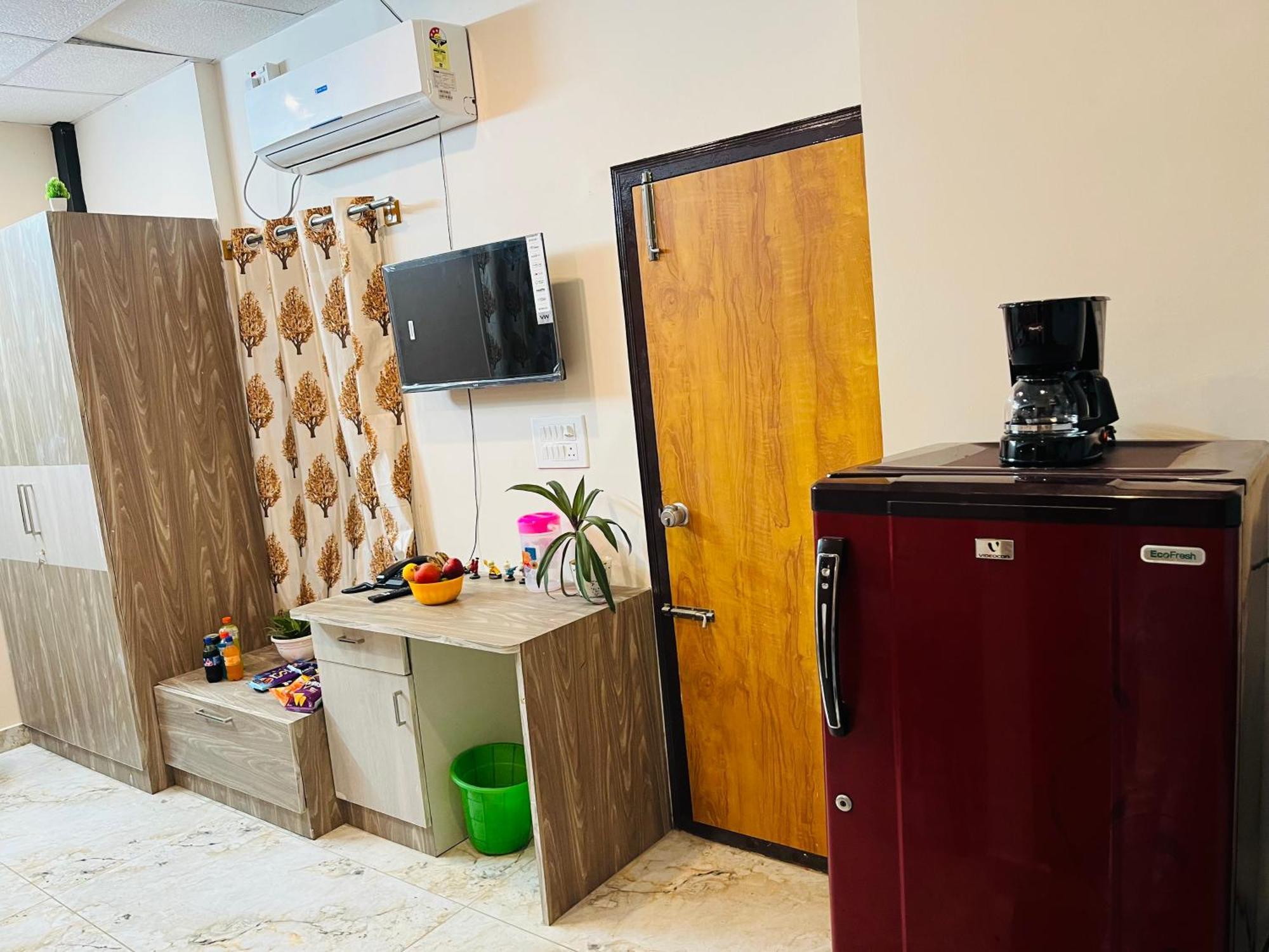Adh Hazel Wood Hotel Mysore Eksteriør billede