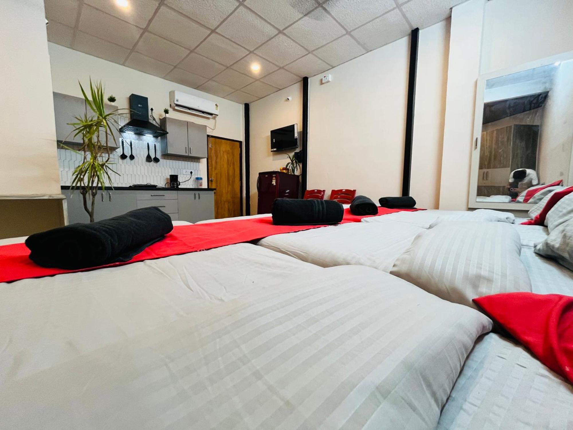 Adh Hazel Wood Hotel Mysore Eksteriør billede